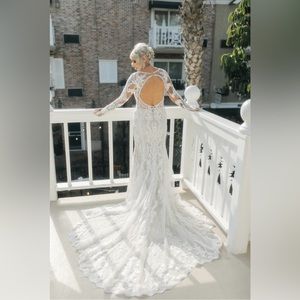 Long Sleeve Lace Boho Wedding Dress size 6